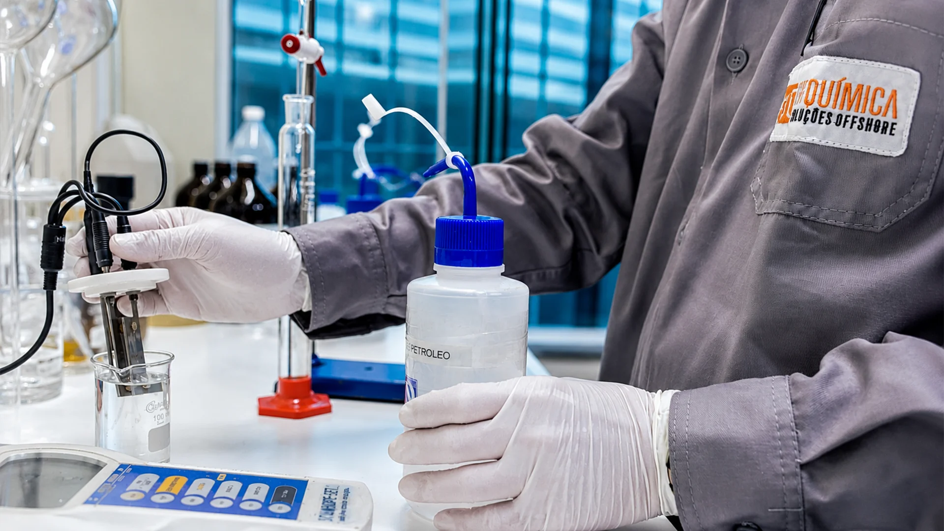 Suporte técnico de equipamentos de laboratório